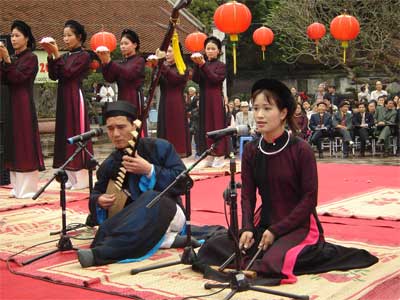 Le ca tru, une des principales formes de musique traditionnelles du Vietnam